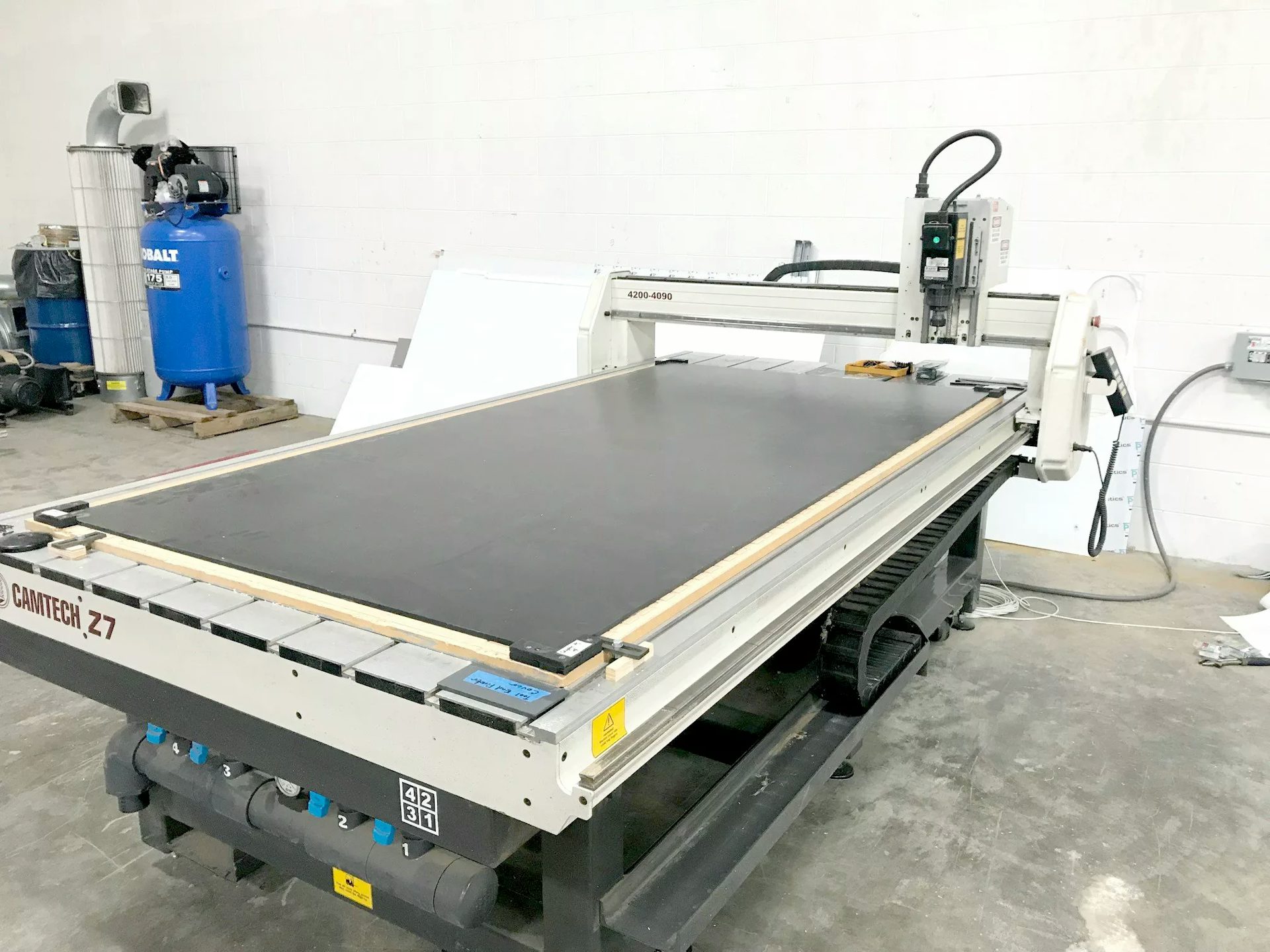 A typical sliding gantry cnc router